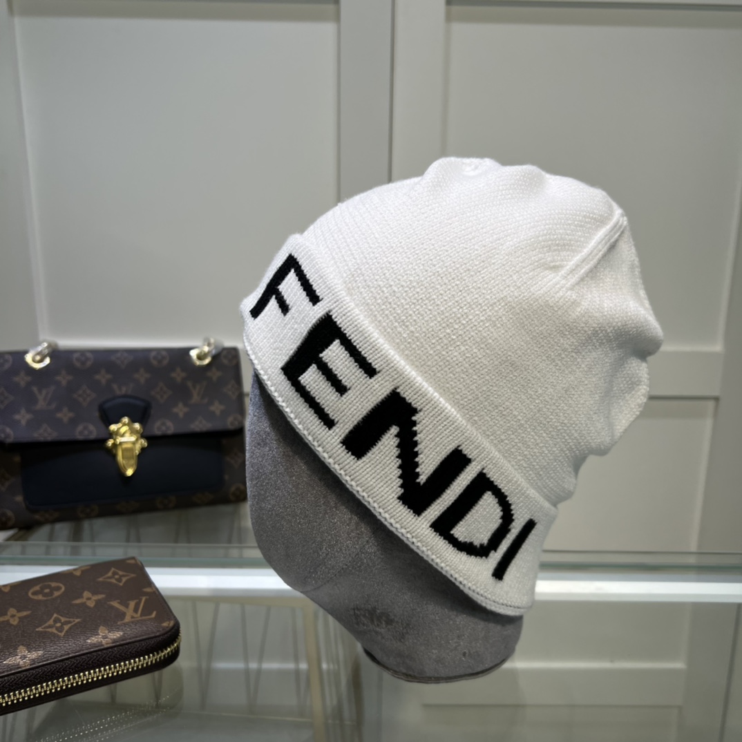 Fendi Beanie In White - Soul Replicas