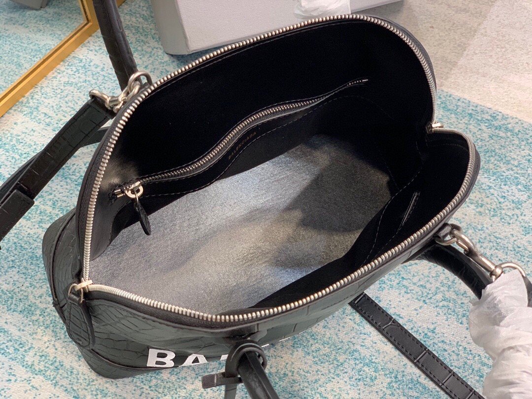Balenciaga Ville XXS Handbag In Black. For Women. Women-s Bags 8.6in/22cm - Soul Replicas