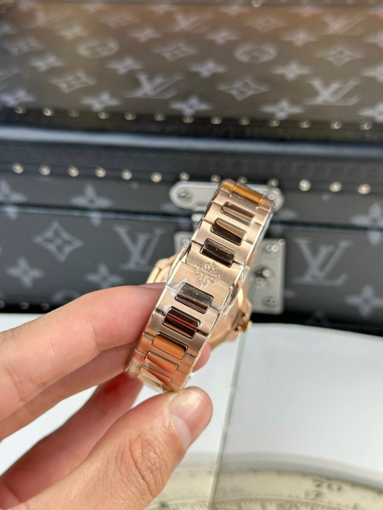 Patek Philippe Replica Watch Nautilus 7010 Rose Gold Womens 32mm - Soul Replicas