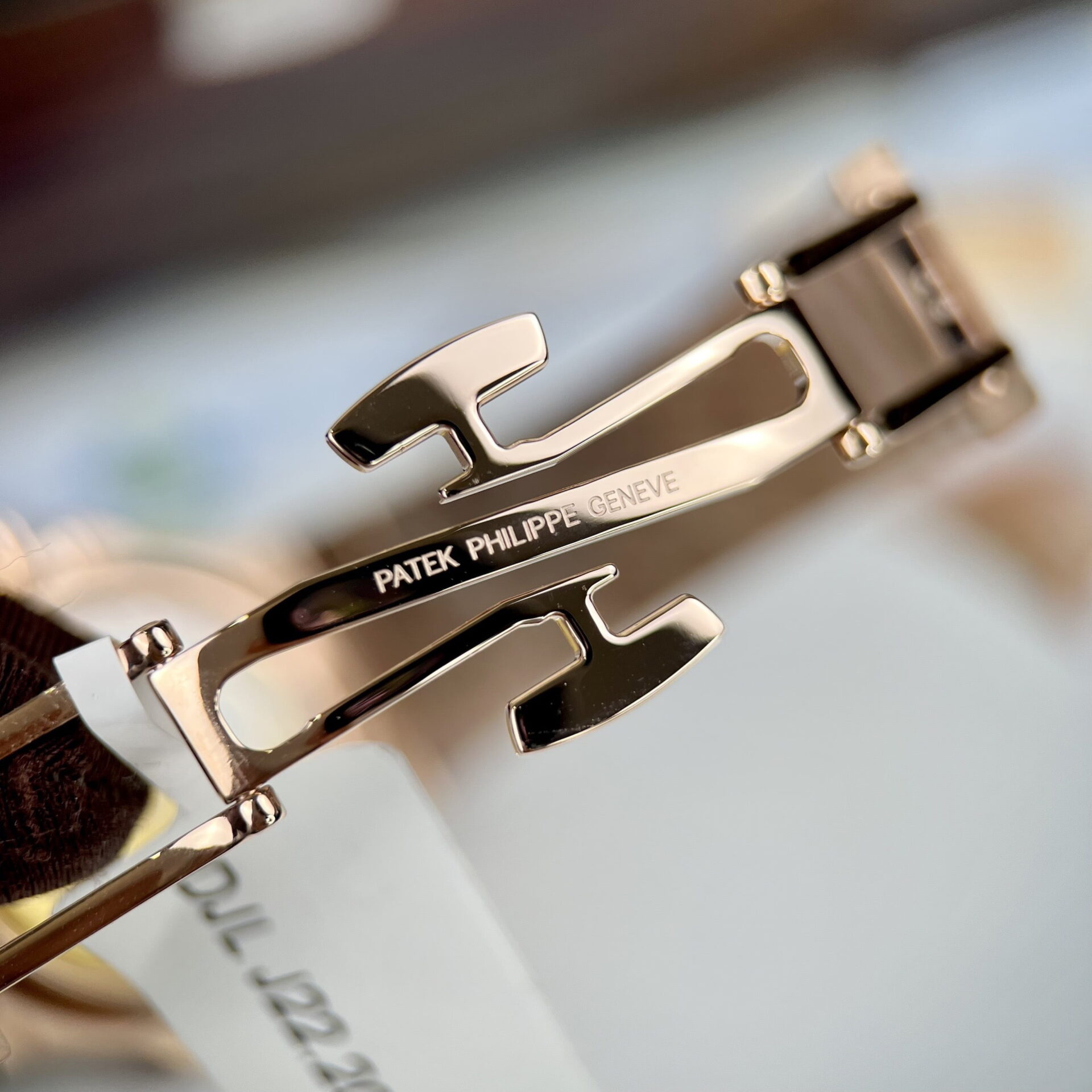 Patek Philippe Best Replica Watch Nautilus 7118 Gold Wrapped White Dial 3K Factory 35.2mm - Soul Replicas