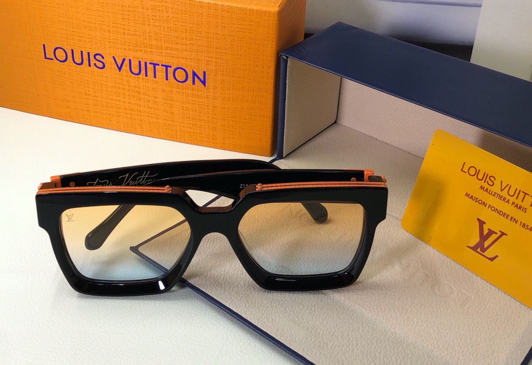 Louis Vuitton Link Square Sunglasses - Soul Replicas