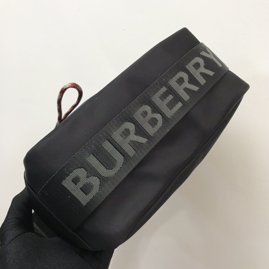 Burberry Logo Detail Nylon Crossbody Bag Black For Men. Men-s Bags 8.7in/22cm - Soul Replicas