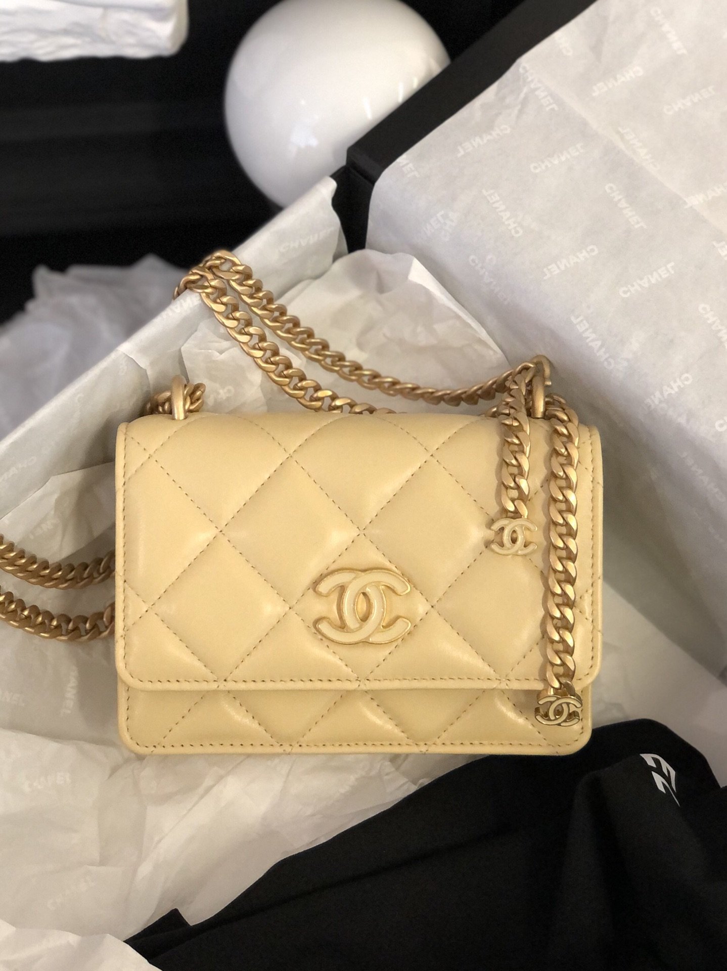 ChanelSpring And Summer 22C Yellow For Women. Women-s Bags 6.1in/15.5cm - Soul Replicas