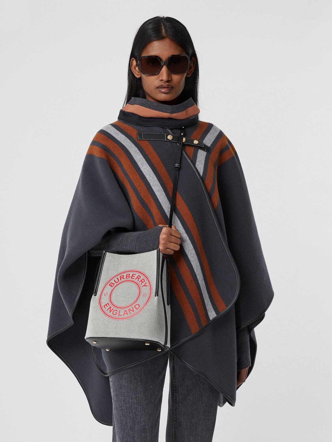 Burberry PeGucciy Small Canvas Bag Gray For Women. Women-s Bags 9.8in/25cm - Soul Replicas