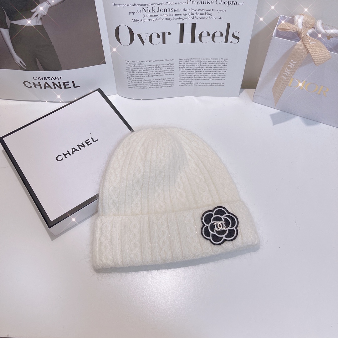 Chanel Beanie White - Soul Replicas