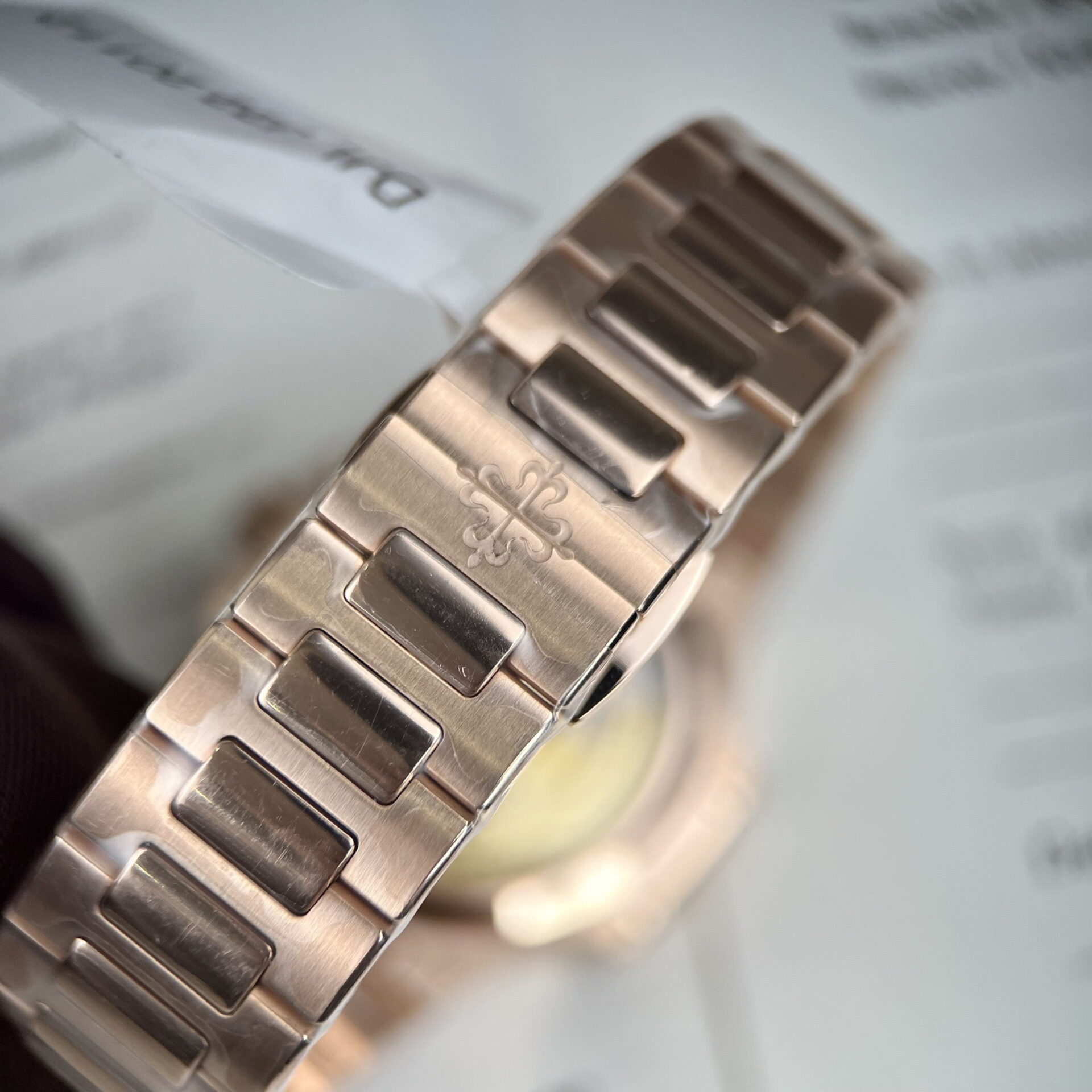 Patek Philippe Best Replica Watch Nautilus 7118 Gold Wrapped White Dial 3K Factory 35.2mm - Soul Replicas