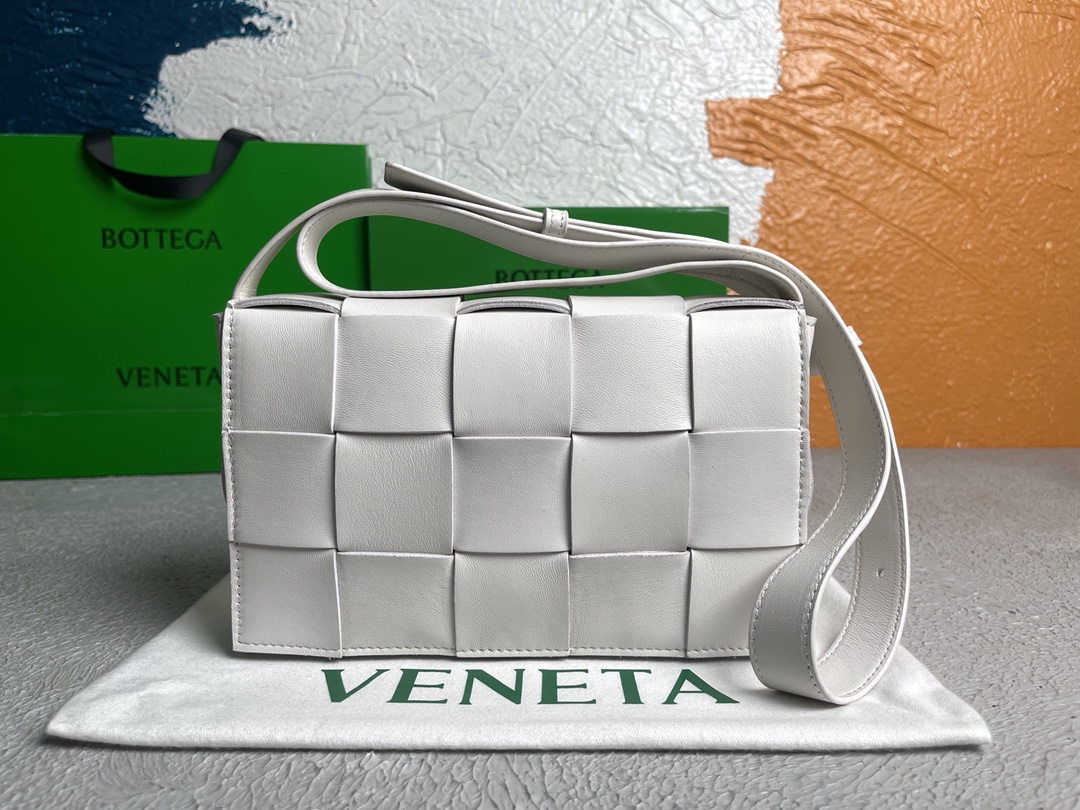 Bottega Veneta Cassette White. For Women. Women's Bags 9.1in/23cm 578004VMAY19007 - Soul Replicas