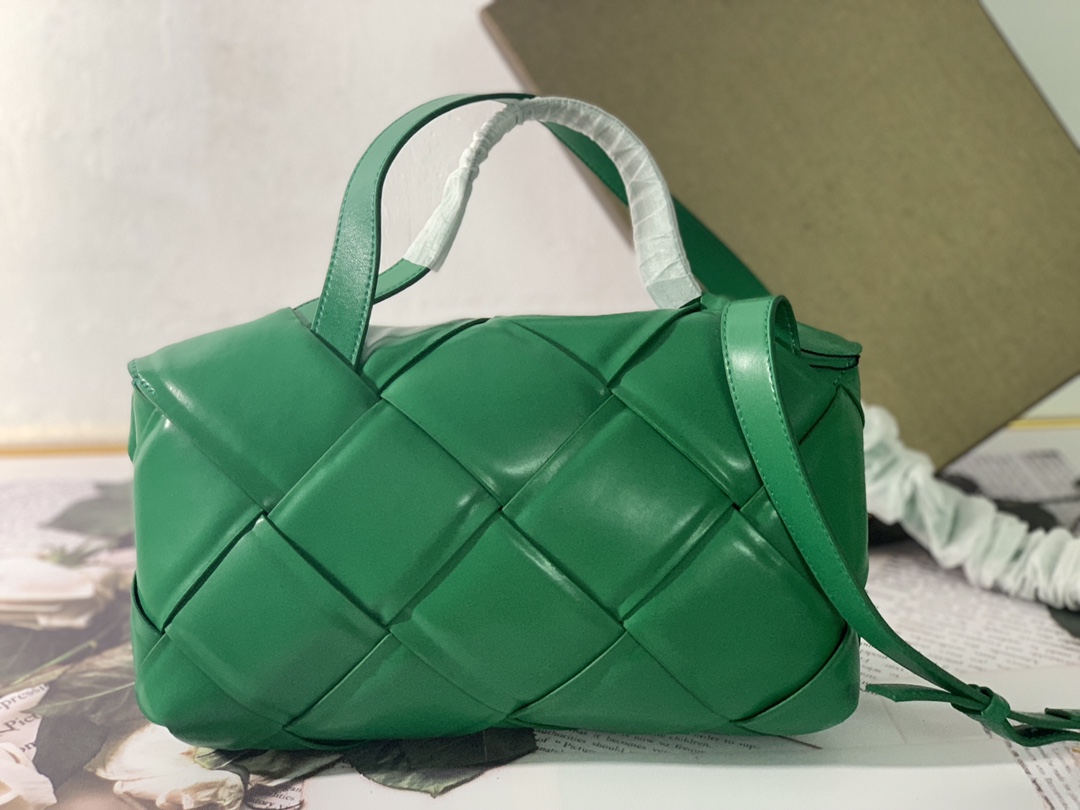 Bottega Veneta Handle Bag Green. For Women. Women-s Bags 11.4in/29cm - Soul Replicas