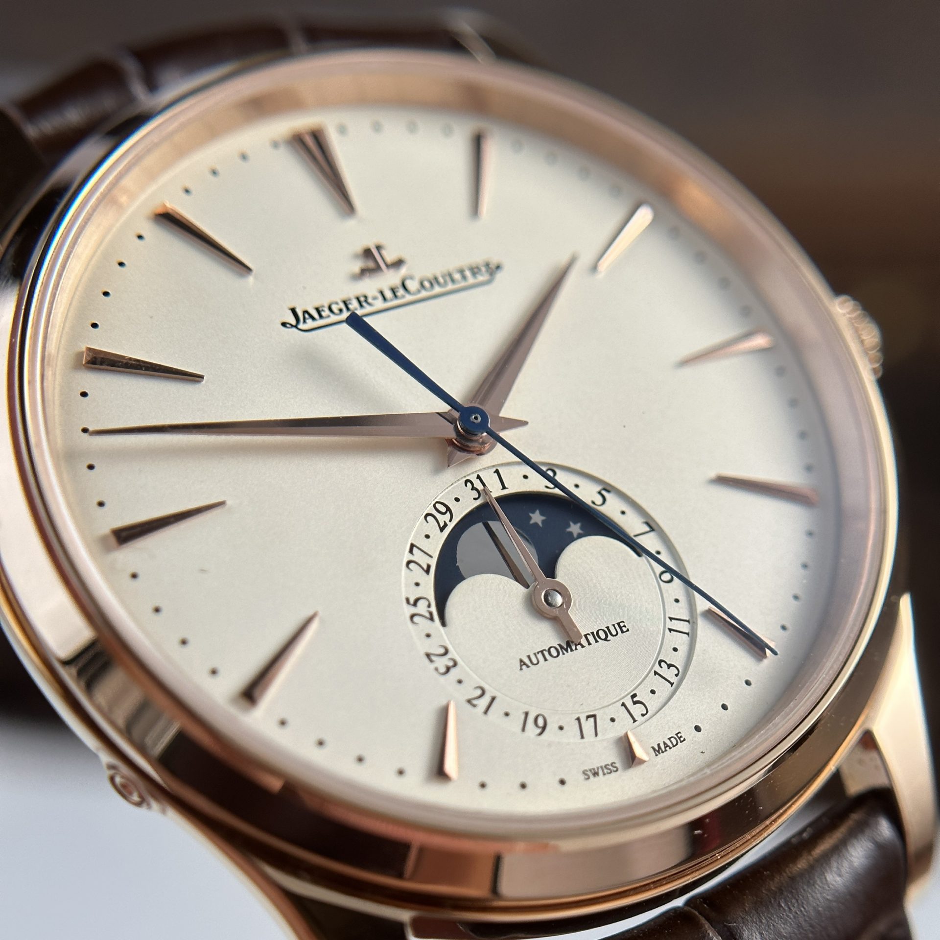 Jaeger LeCoultre Replica Watch Master Ultrathin Moon Rose Gold Leather Strap 39mm - Soul Replicas
