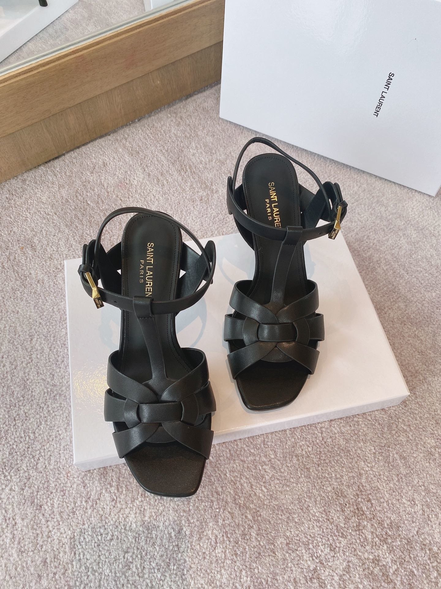 Yves Saint Laurent Women's Tribute Sandals Black For Women YSL 620673dwe001000 - Soul Replicas
