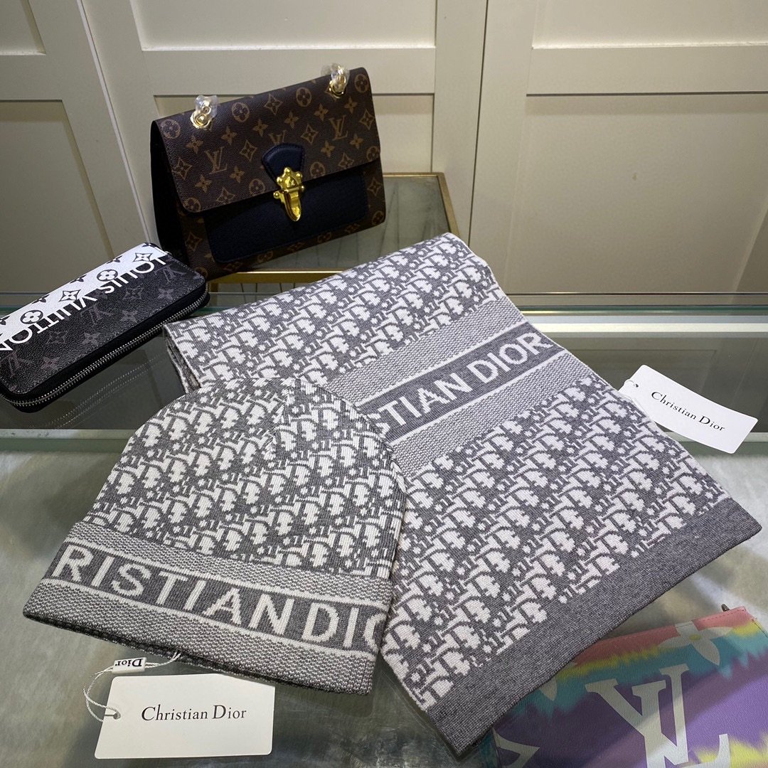 Dior Pompom Beanie & Scarf Set In Grey - Soul Replicas