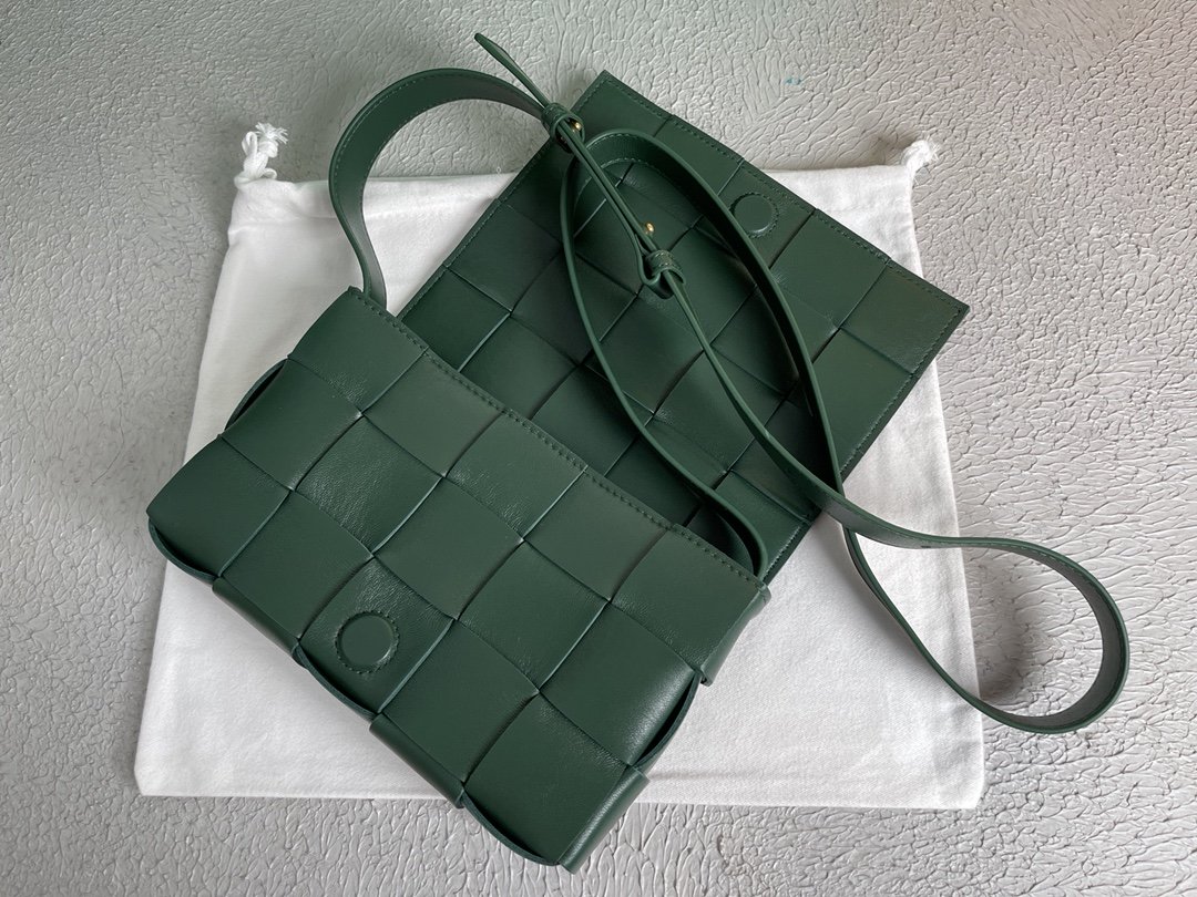 Bottega Veneta Cassette Raintree. For Women. Women's Bags 9.1in/23cm 578004VMAY13035 - Soul Replicas