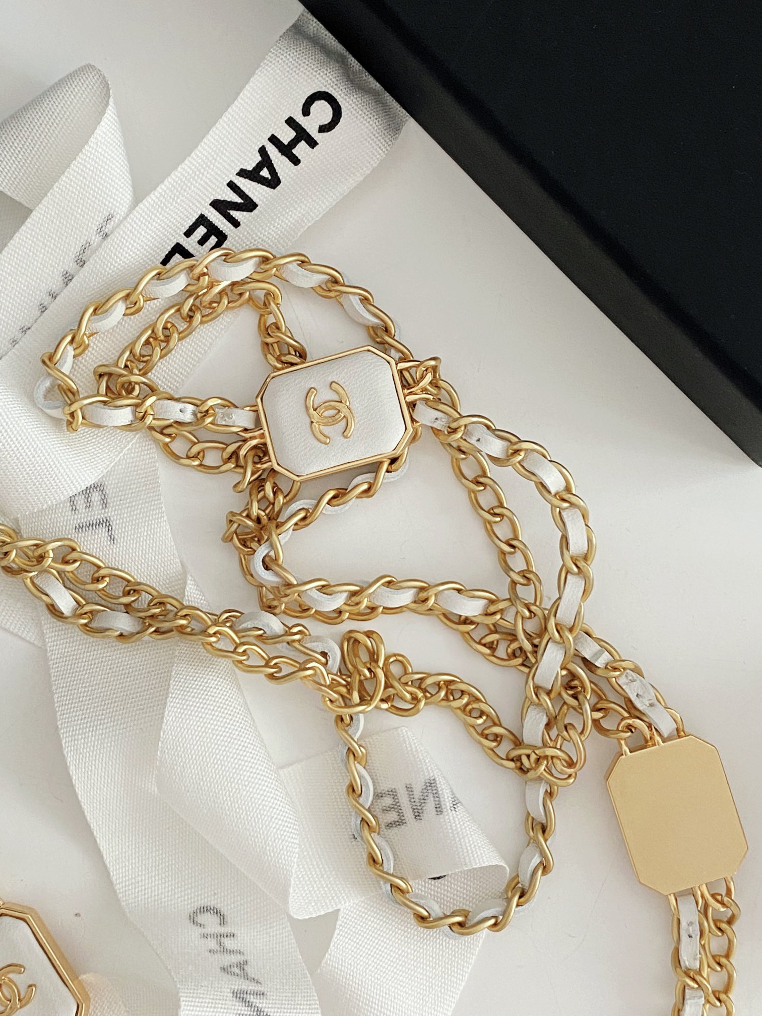 ChanelSmall Vanity With Chain White For Women. Women-s Bags 4.3in/11cm - Soul Replicas