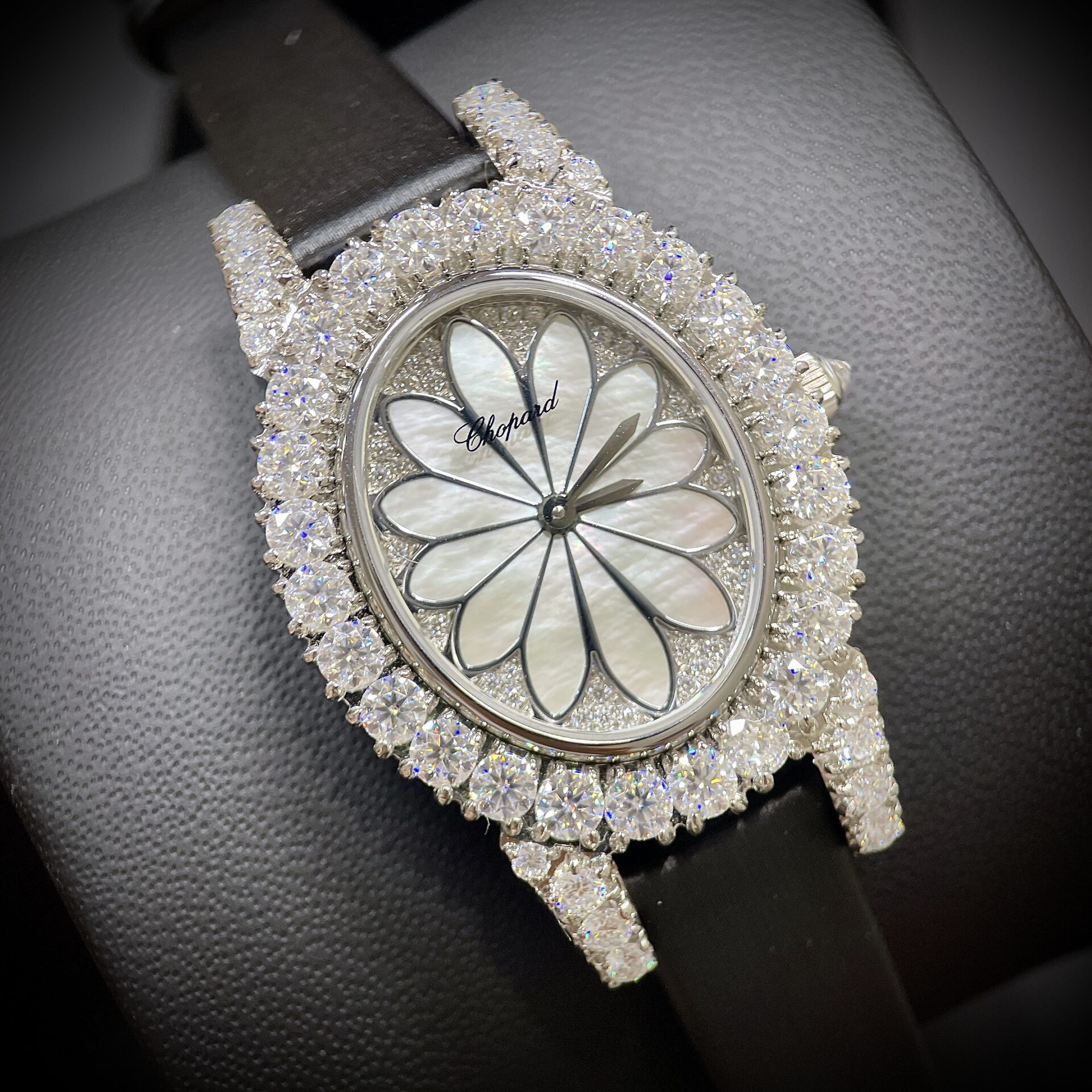 Chopard Mother Of Pearl Dial Replica 1:1 Watch Full Diamond Moissanite 34mm - Soul Replicas
