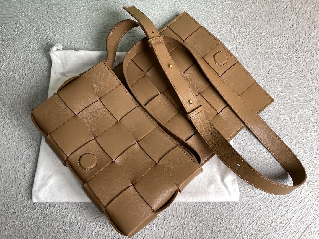 Bottega Veneta Cassette Acorn. For Women. Women's Bags 9.1in/23cm 578004VMAY17745 - Soul Replicas