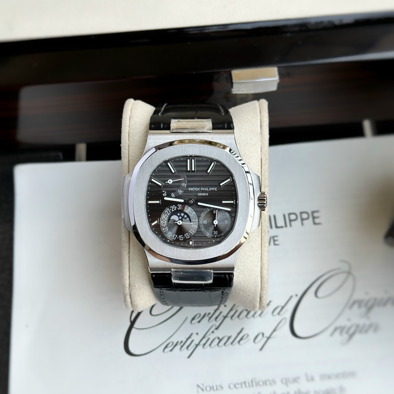 Patek Philippe 5712 Replica Watch Grey Dial GR Factory 40mm - Soul Replicas