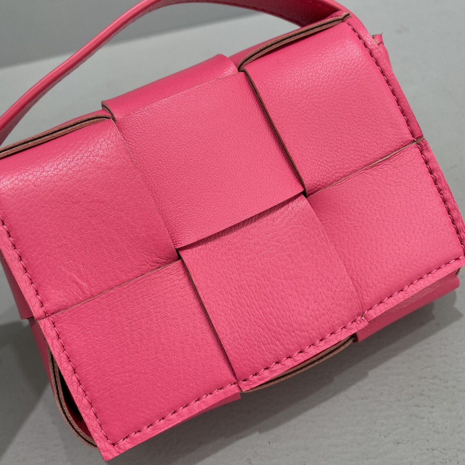 Bottega Veneta Candy Cassette Pink. For Women. Women-s Bags 4.7in/12cm 666688VMAY16419 - Soul Replicas