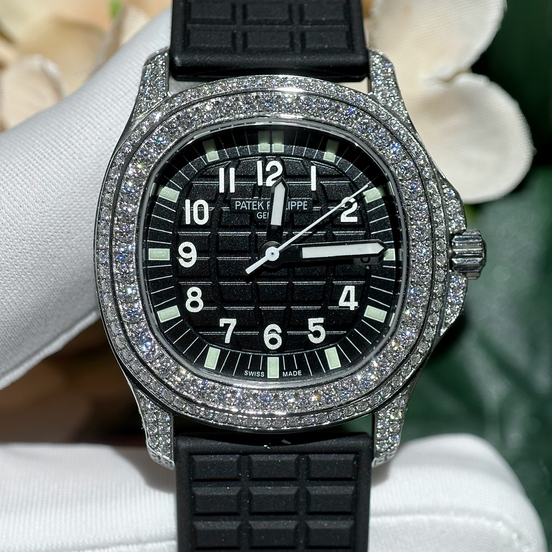 Patek Philippe Replica Watch Aquanaut 5069G Black Dial Custom Moissanite Diamonds 35.6mm - Soul Replicas