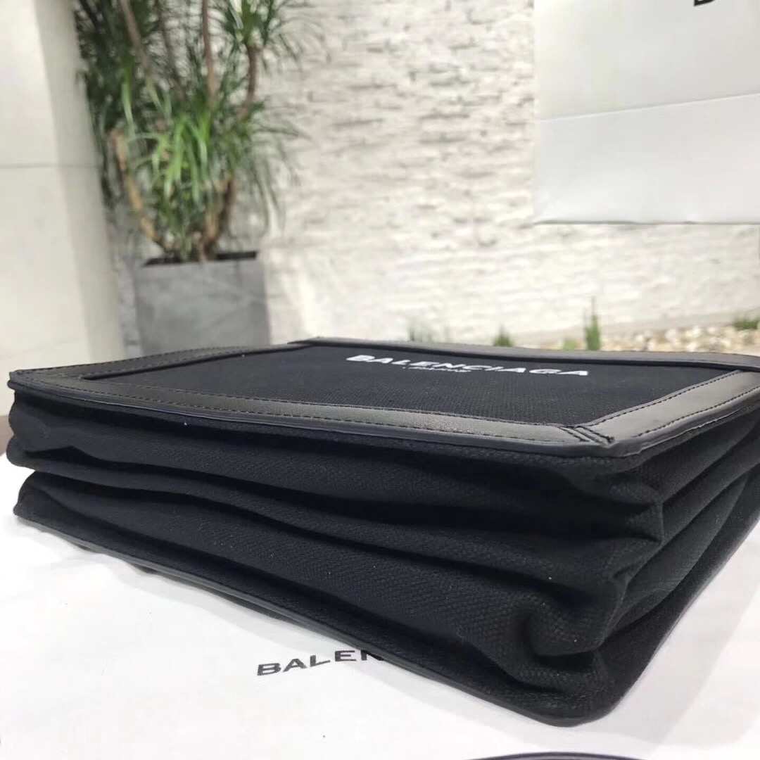 Balenciaga Satin Crossbody Shoulder Bag In Black. For Women. Women-s Bags 10.2in/26cm - Soul Replicas