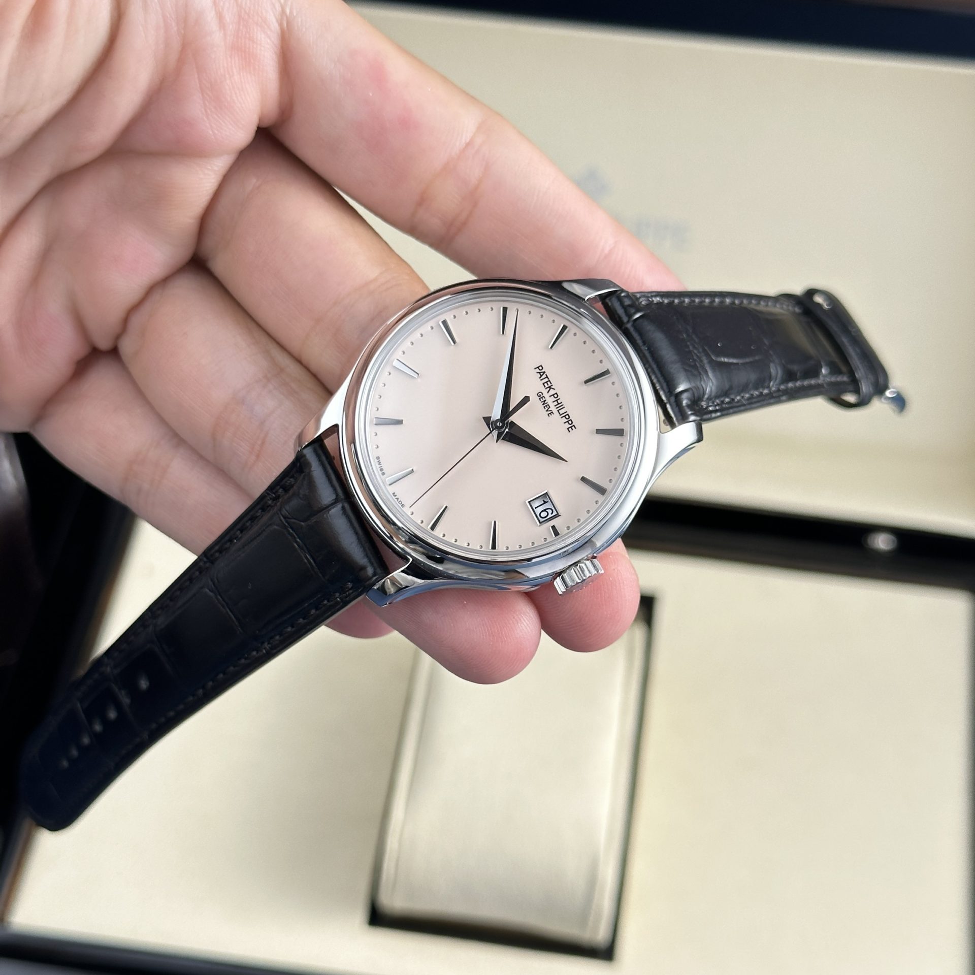 Patek Philippe Replica Watch Calatrava 5227G Mechanical Ivory Dial 3K Factory 39mm - Soul Replicas