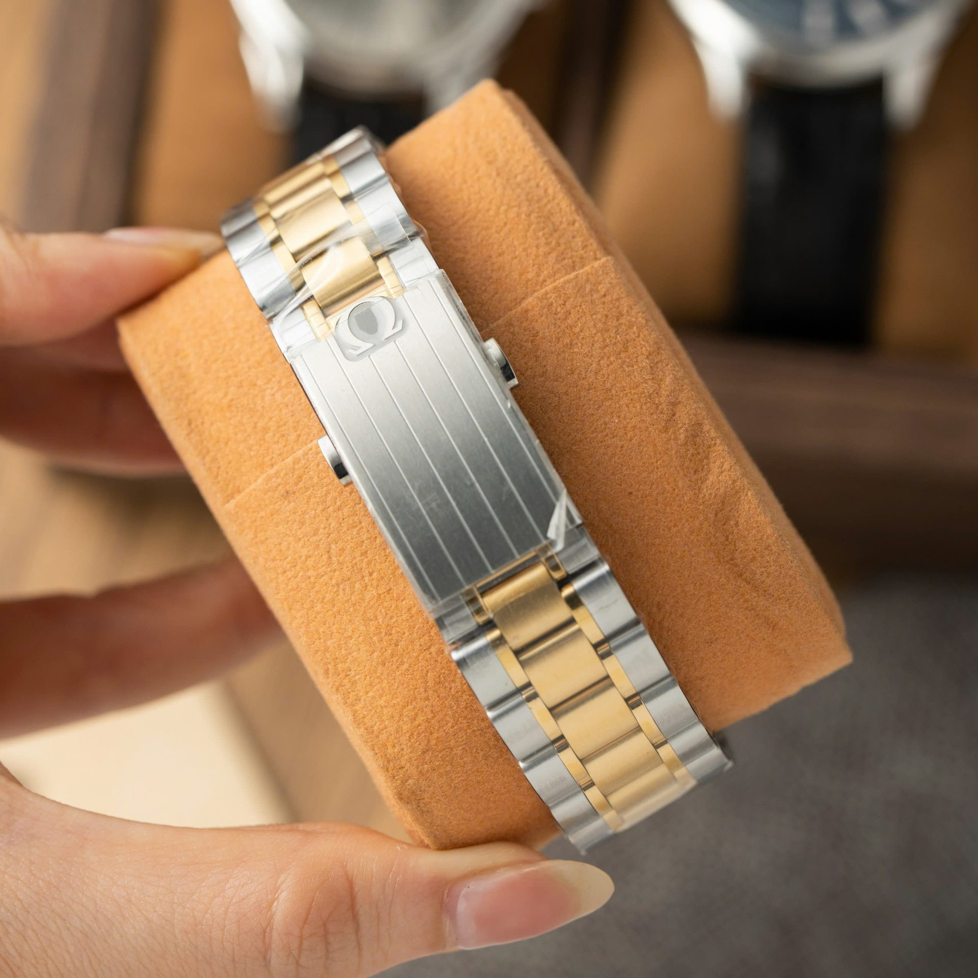 Omega SpeedMaster MoonWatch Chronogarph Demi Gold Replica Watch 42mm - Soul Replicas