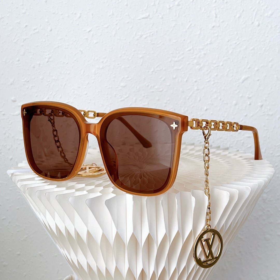 Louis Vuitton Link PM Square Sunglasses - Soul Replicas