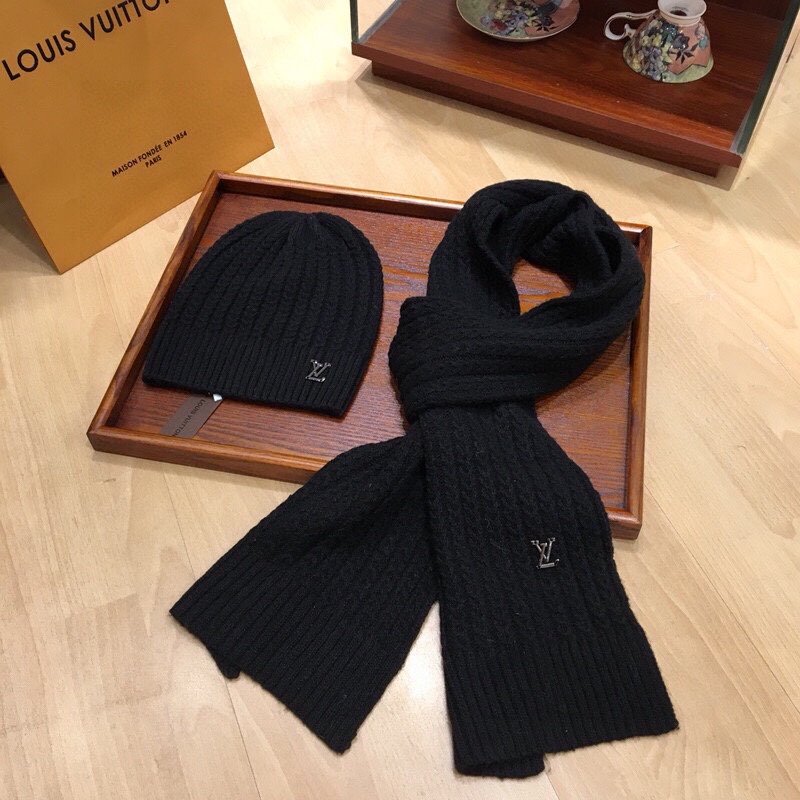 Louis Vuitton Beanie & Scarf Set In Black - Soul Replicas