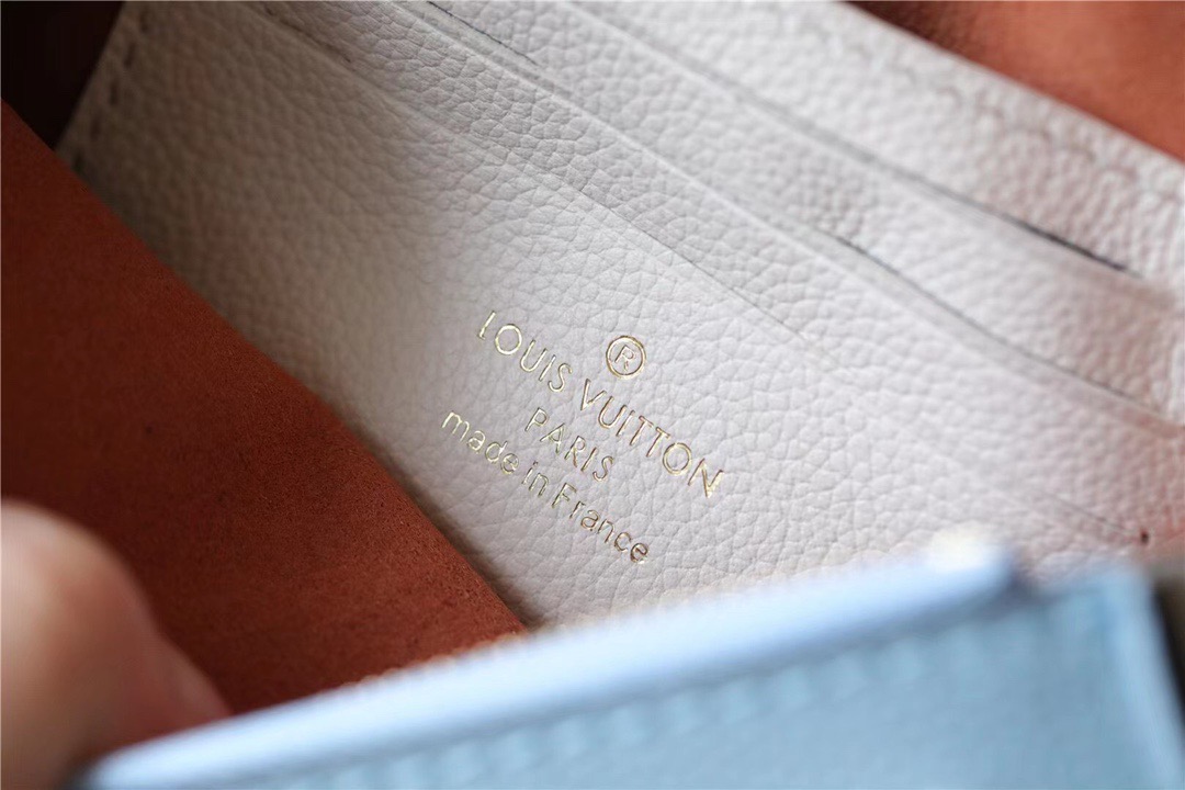 Louis Vuitton Mylockme Chain Pochette Bleu Nuage Blue For Women. Women-s Handbags. Shoulder and Crossbody Bags 7.5in/19cm LV M81436 - Soul Replicas