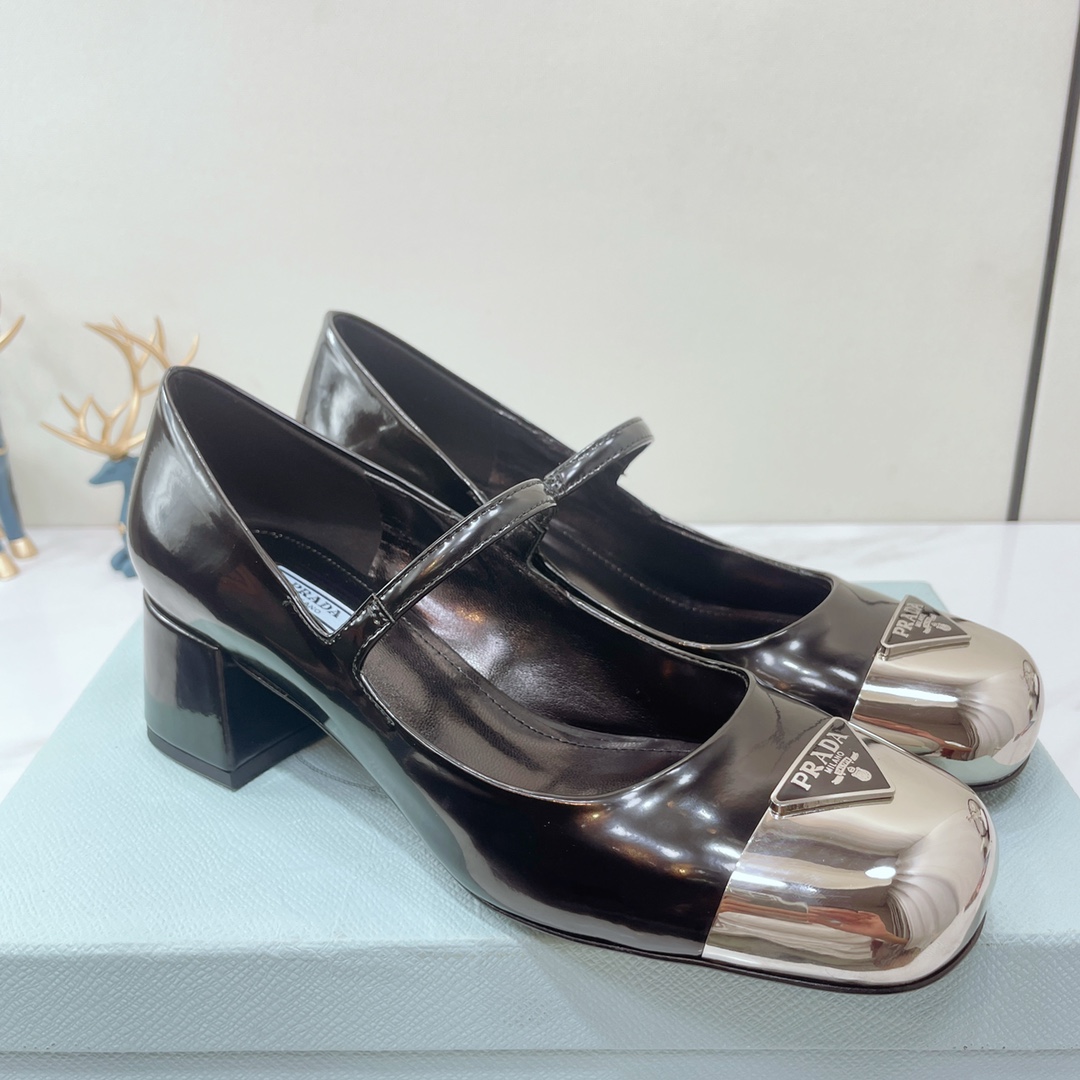 Prada Prada – Color Block With Rear Bridle Block Black For Women Prada - Soul Replicas