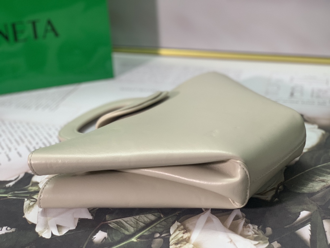 Bottega Veneta Handle Bag White. For Women. Women's Bags 12.6in/32cm - Soul Replicas