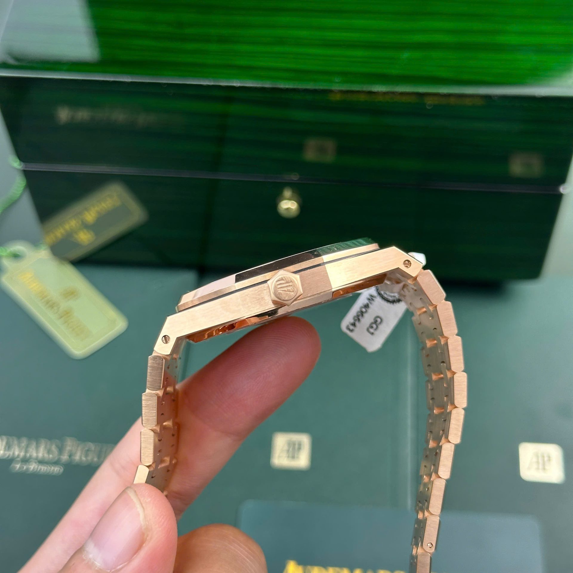 Audemars Piguet Replica Watch Royal Oak 15400 Gold Wrapped Black Dial ZF 41mm - Soul Replicas