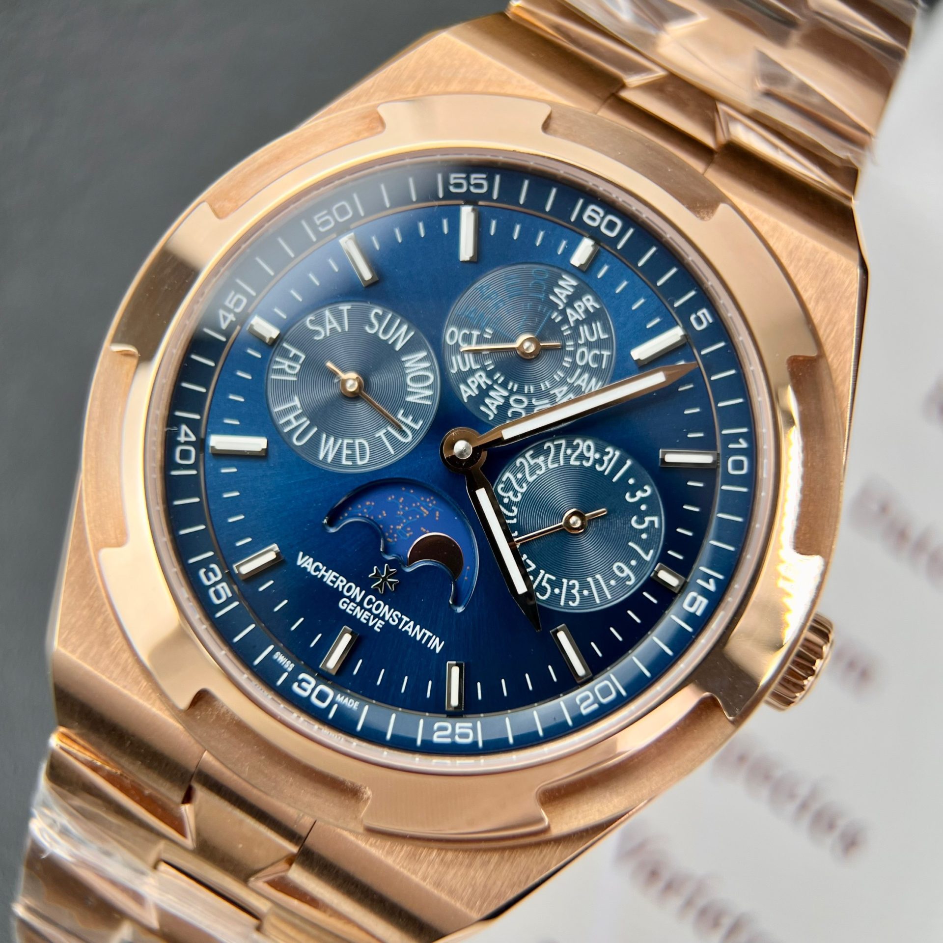 Vacheron Constantin Best Replica Watch Overseas 5500V Dial Blue 42.5mm - Soul Replicas