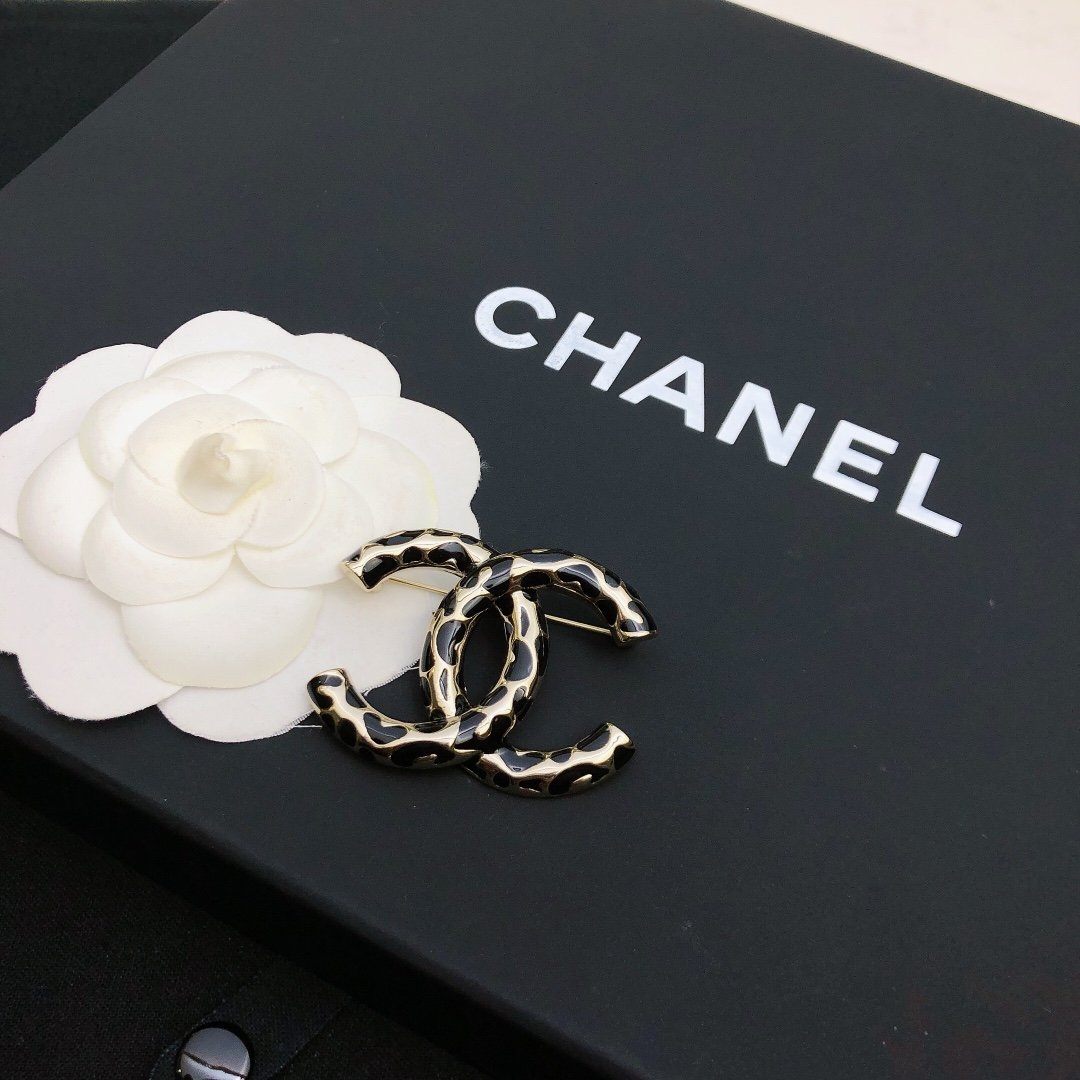 Chanel Brooch - Soul Replicas