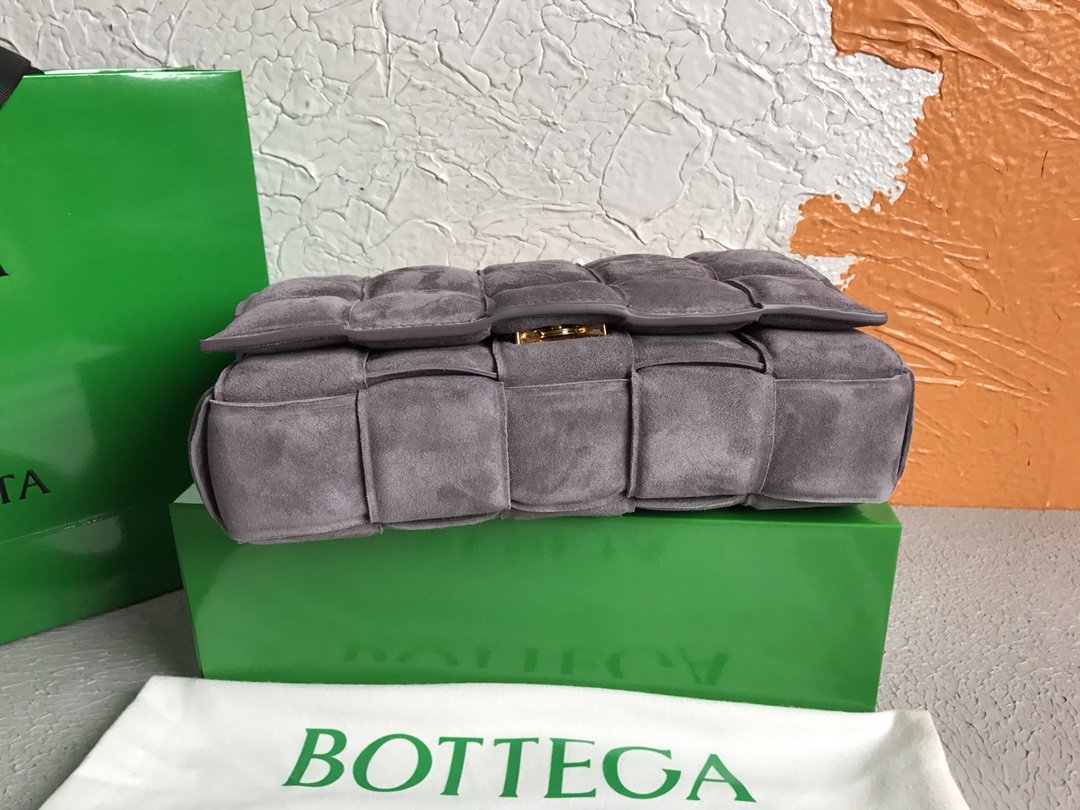Bottega Veneta Chain Cassette Gray. For Women. Women's Bags 10.2in/26cm - Soul Replicas