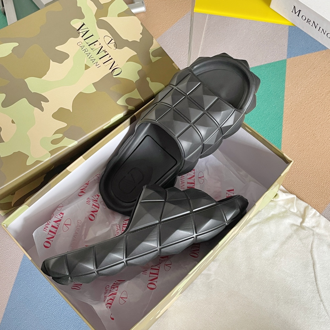 Valentino Garavani Roman Stud Turtle Rubber Slide Black For Women - Soul Replicas