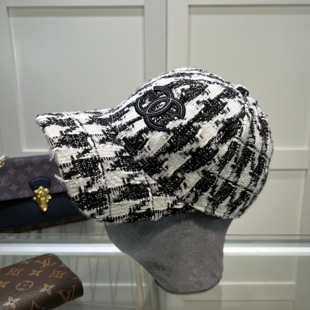 ChanelHat Black/White - Soul Replicas