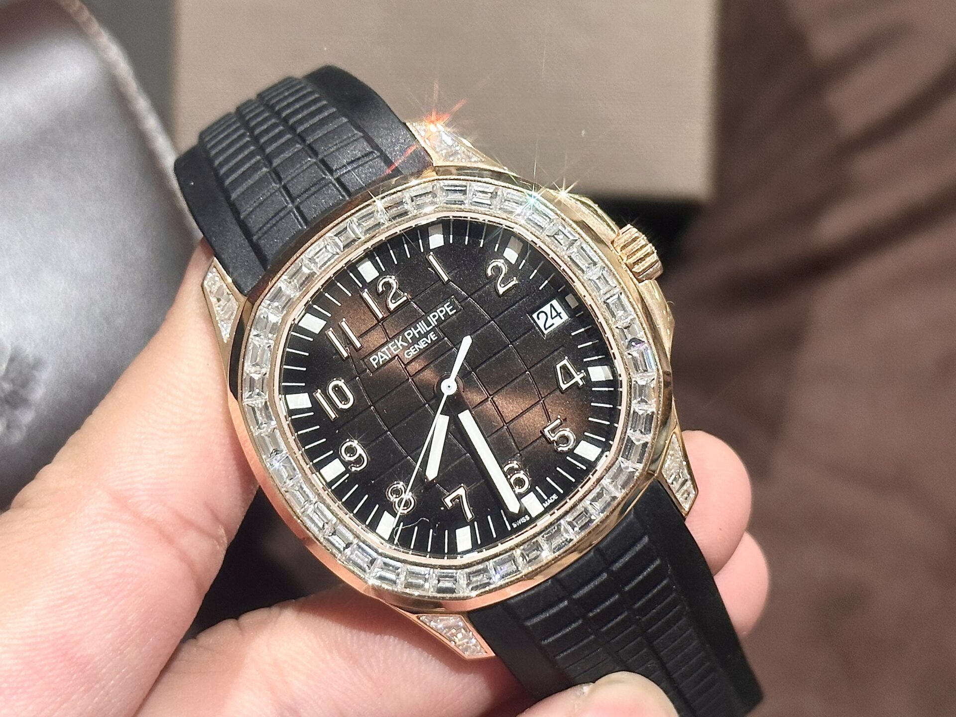 Patek Philippe Aquanaut 5167R Replica Watch 18K Solid Gold Natural Diamond 40mm - Soul Replicas