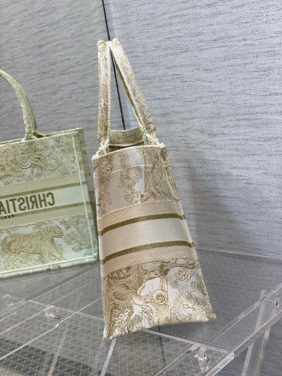 Christian Dior Medium Dior Book Tote Gold-Tone Toile de Jouy Embroidery. Gold. For Women Women's Handbags. 36cm CD M1296ZTQO_M01E - Soul Replicas