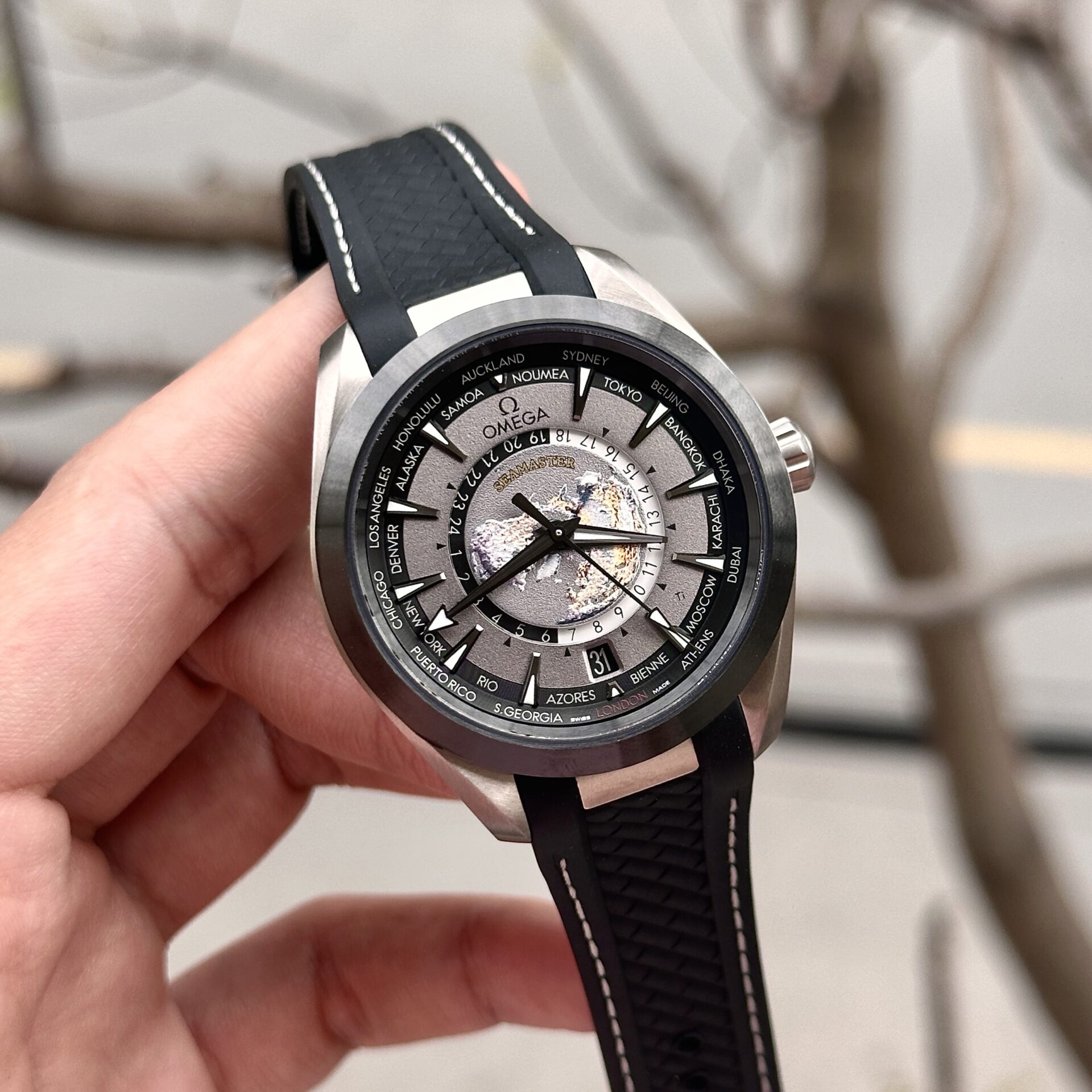 Omega Replica Watch Aqua Terra Worldtimer Gray Dial Rubber Strap VS Factory 43mm - Soul Replicas