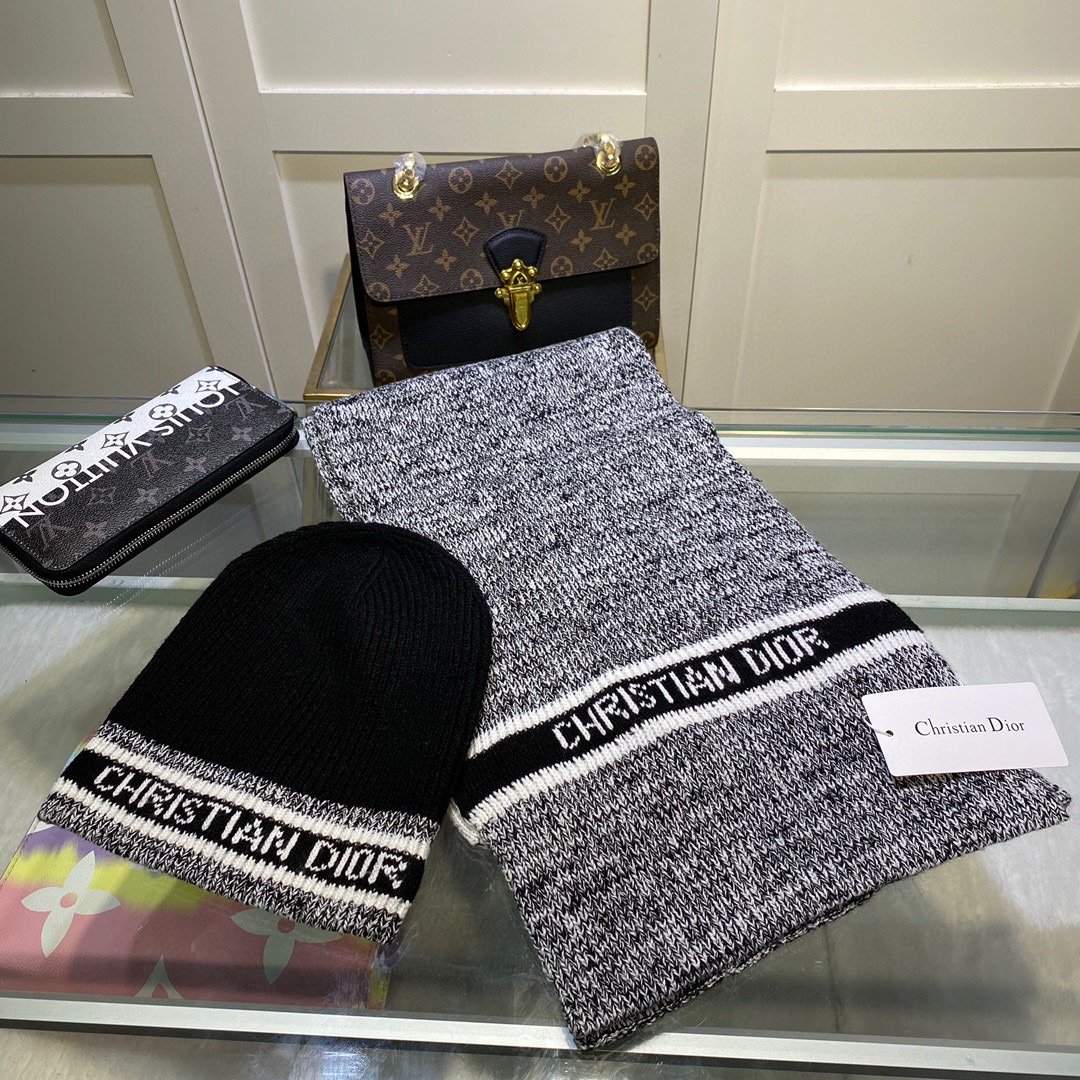 Dior Pompom Beanie & Scarf Set In Grey - Soul Replicas