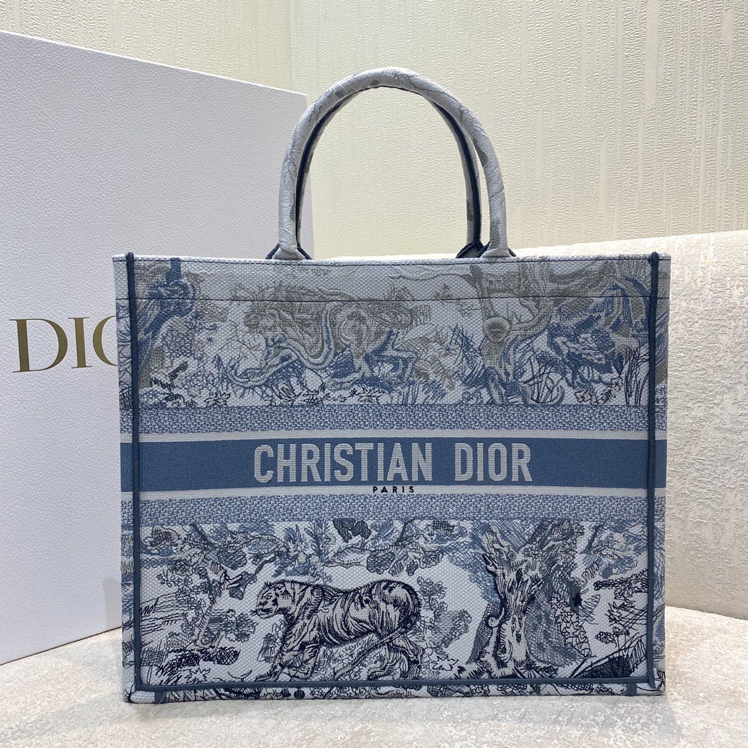 Christian Dior Large Dior Book Tote Blue and White Cornely Embroidery. Blue. For Women Women's Handbags. Shoulder Bags. 42cm CD M1286ZRGO_M928 - Soul Replicas