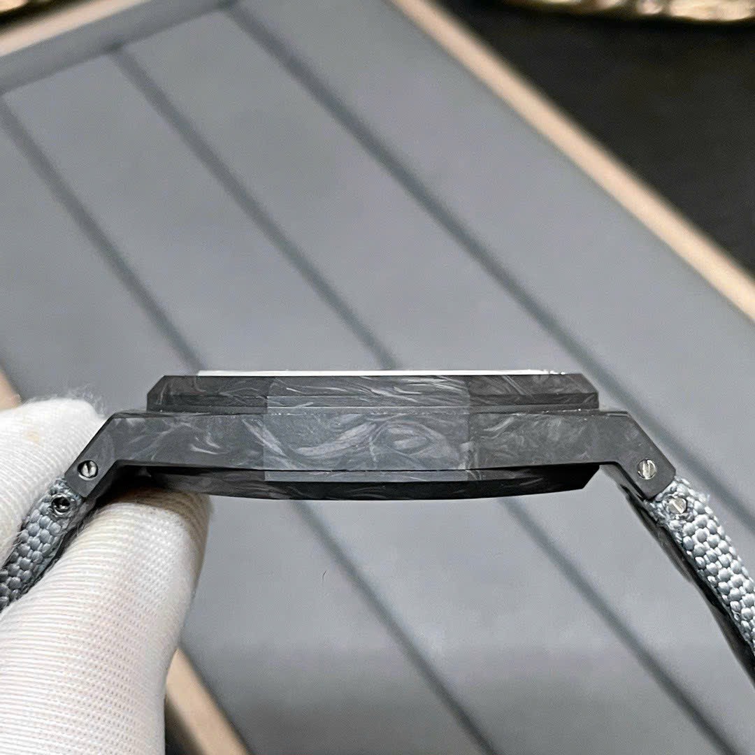 Audemars Piguet Replica Watch Royal Oak 15400 Carbon Dial Black 41mm - Soul Replicas