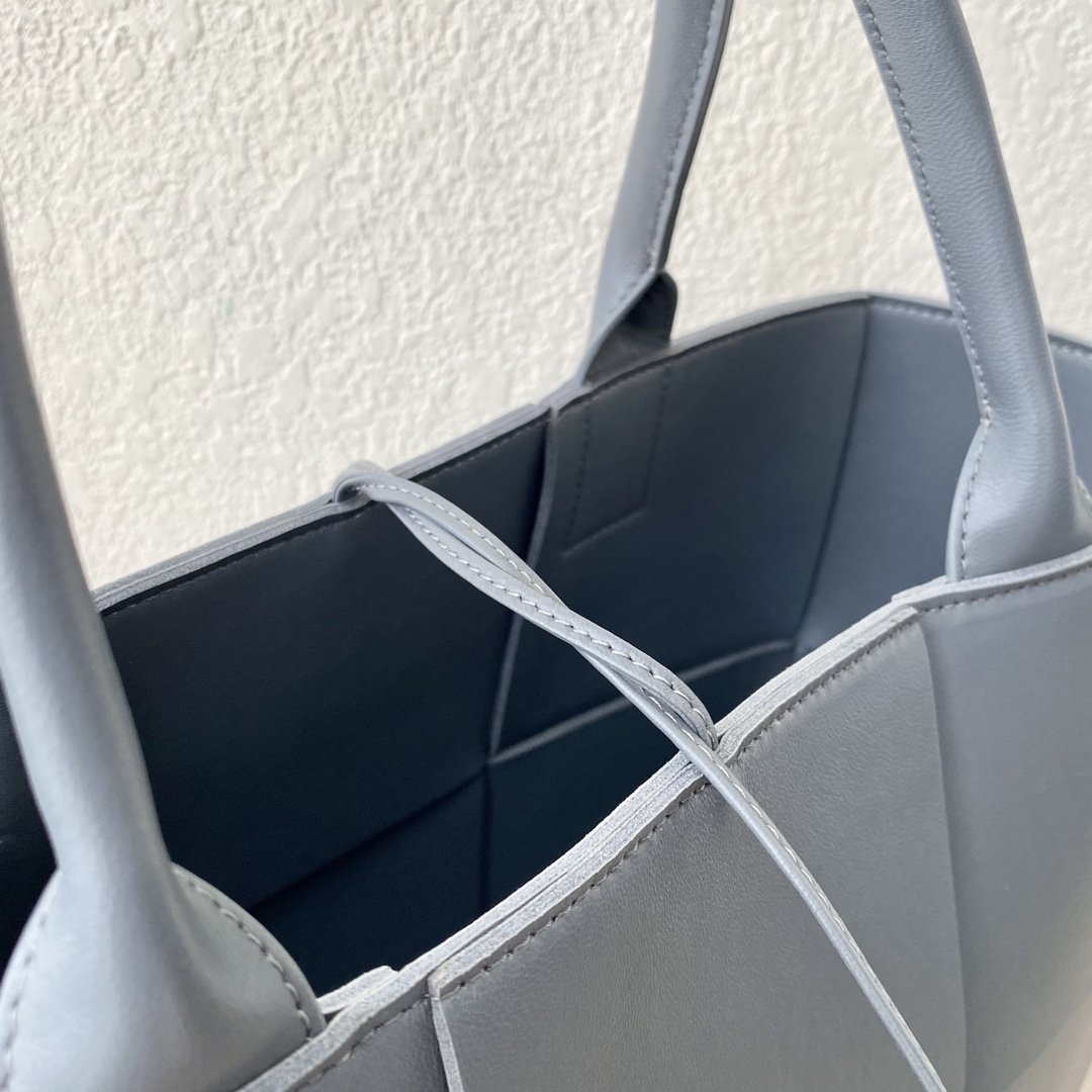 Bottega Veneta Arco Tote Bag For Women 16.14in/41cm - Soul Replicas