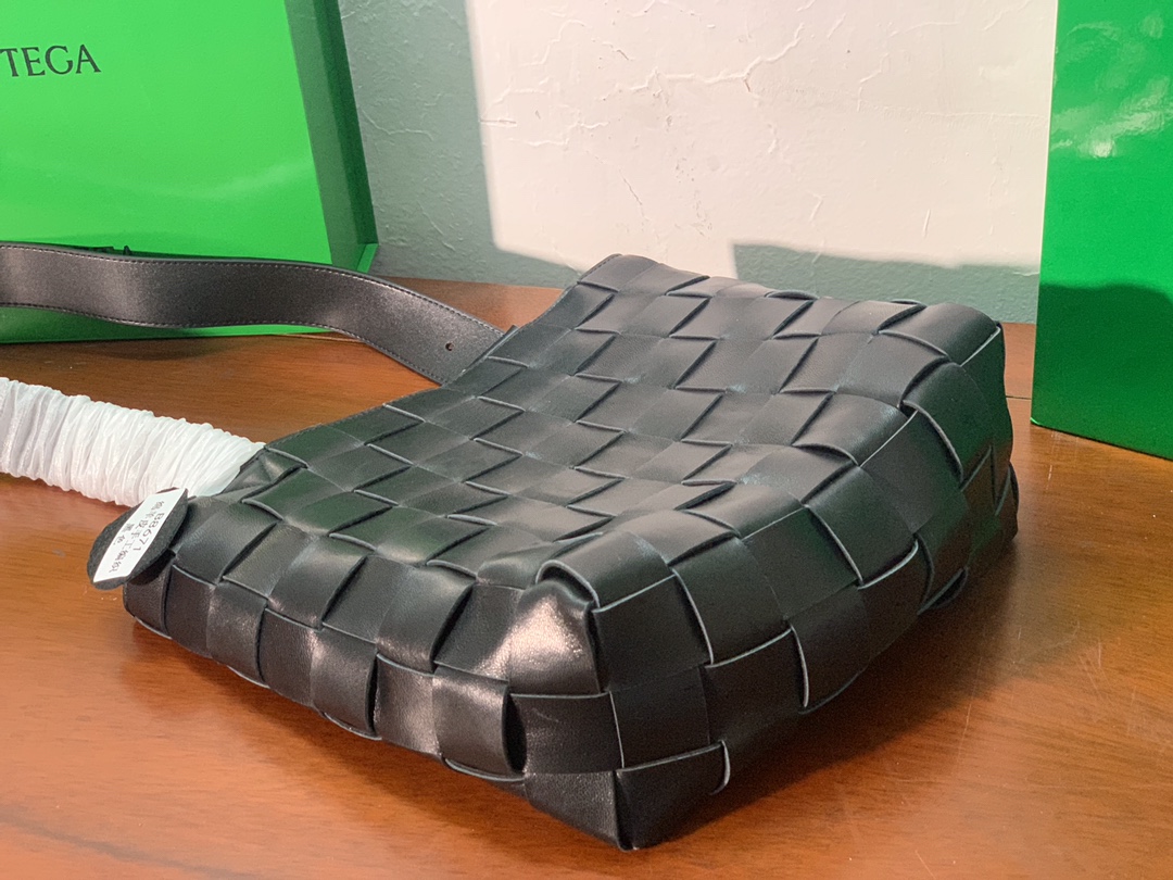 Bottega Veneta Shoulder Bag Nappa Black. For Women. Women's Bags 12.9in/33cm - Soul Replicas