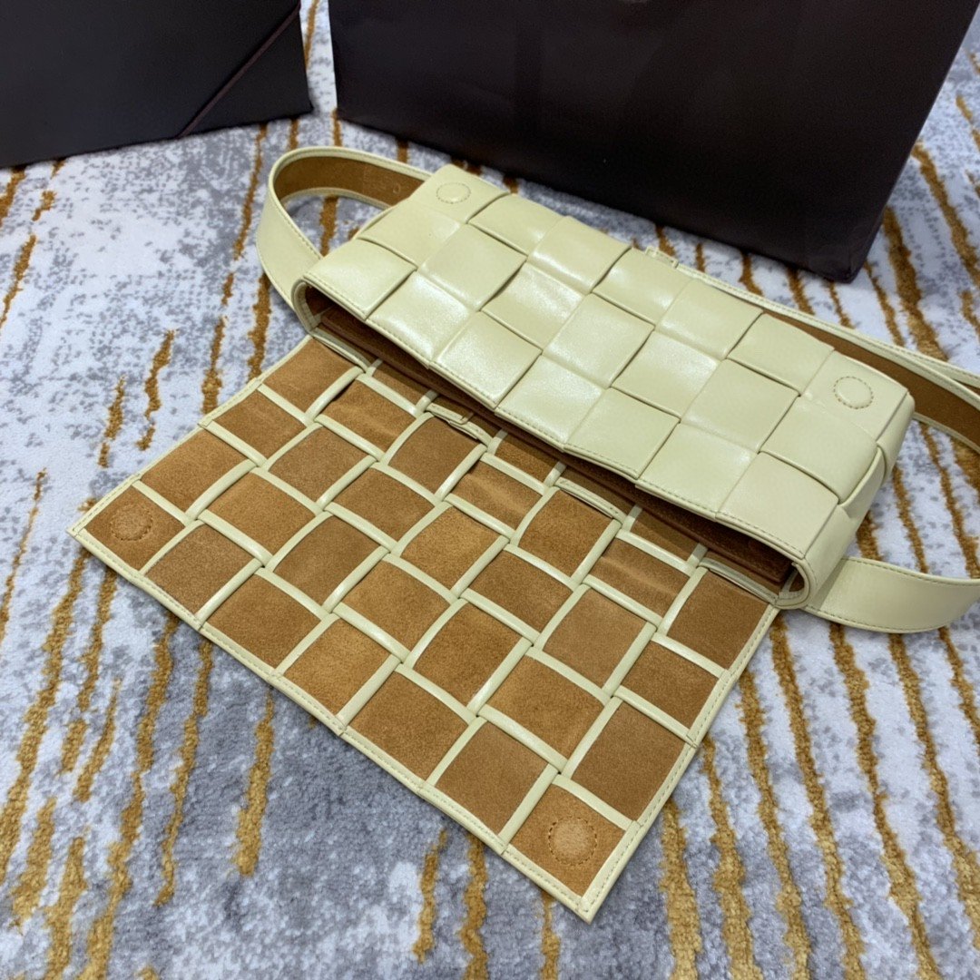 Bottega Veneta Brick Cassette Bag For Women 11in/28cm In Beige - Soul Replicas