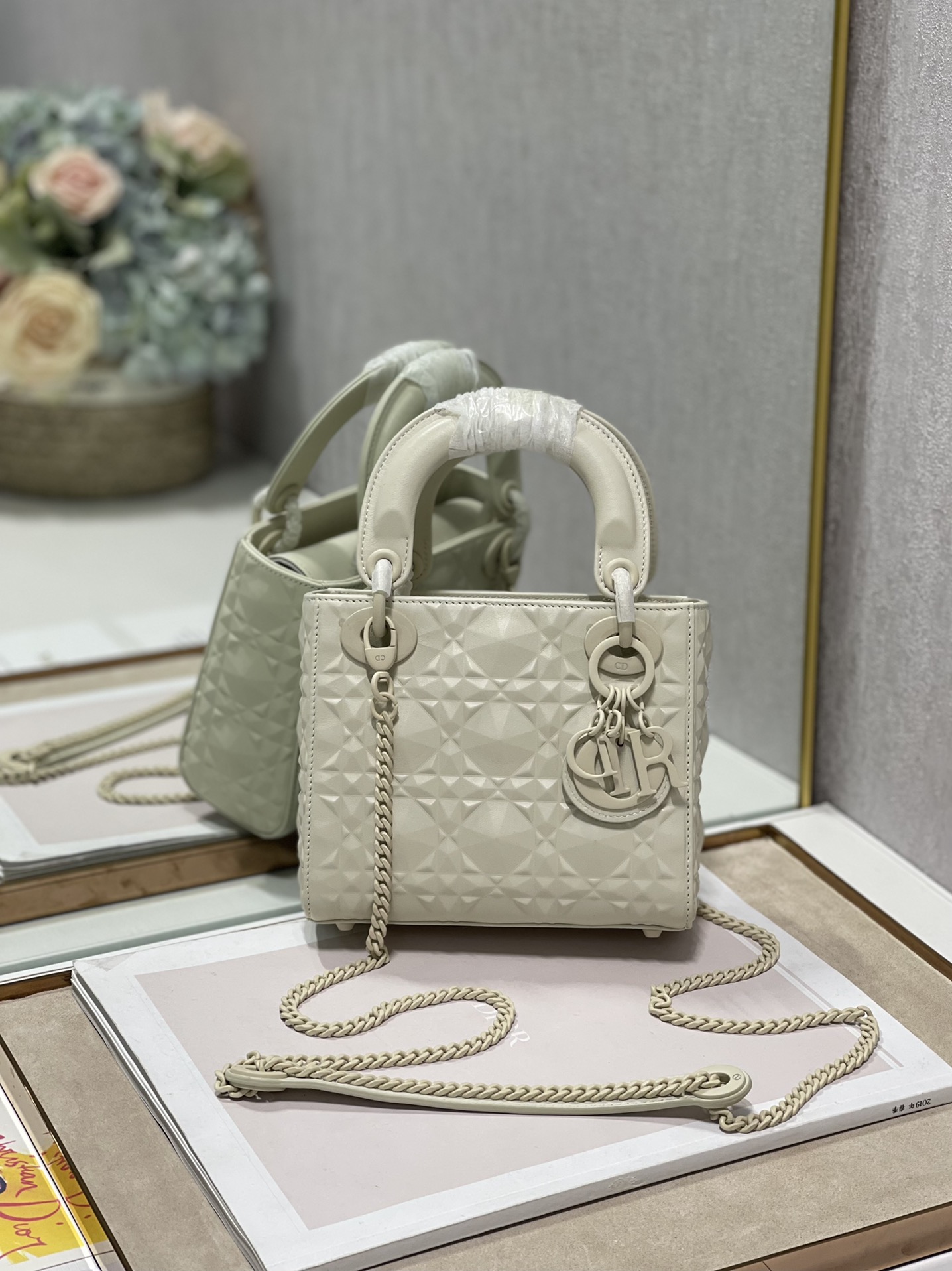 Christian Dior Mini Lady Dior Bag Latte Cannage with Beaded Motif. Beige. For Women Women's Handbags. Crossbody Bags. 18cm CD M0505INEA_M030 - Soul Replicas