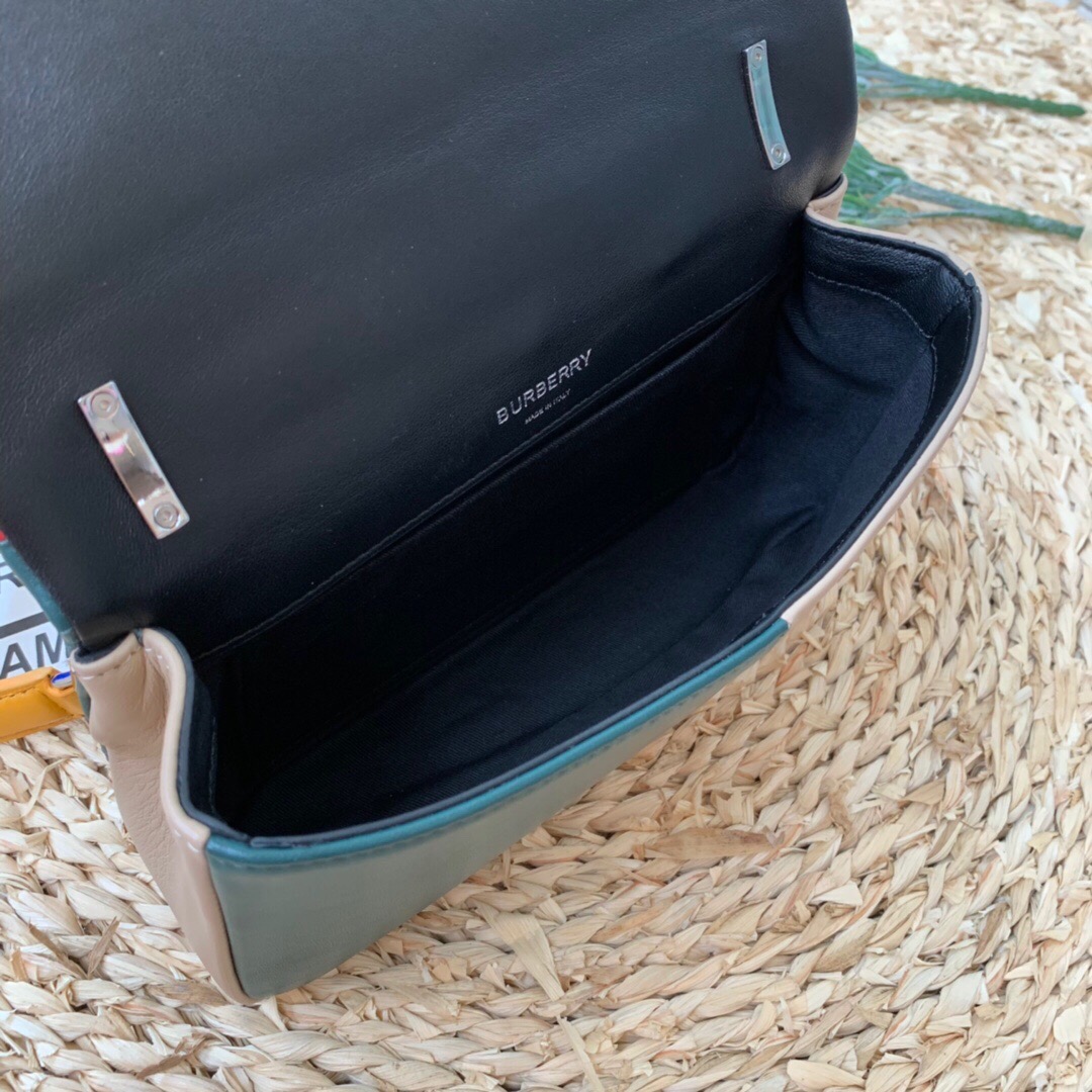 Burberry Horseferry Print Quilted Small Lola Bag Monogram Red And Orange For Women. Women-s Bags 9in/23cm - Soul Replicas