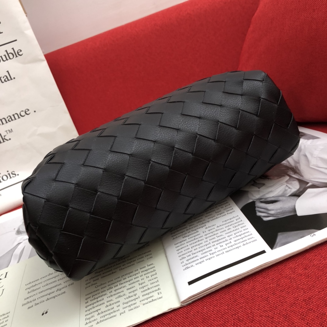 Bottega Veneta Crossbody Bag Black. For Women. Women-s Bags 9.4in/24cm - Soul Replicas