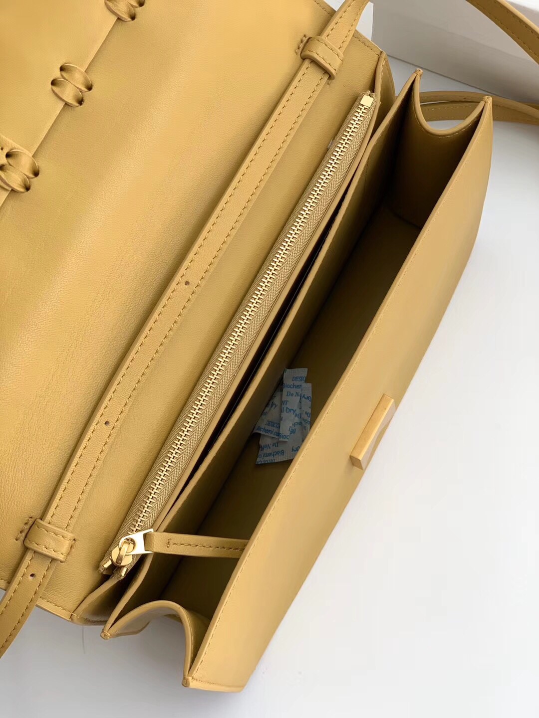 Bottega Veneta Shoulder Bag Brown. For Women. Women's Bags 11in/28cm - Soul Replicas