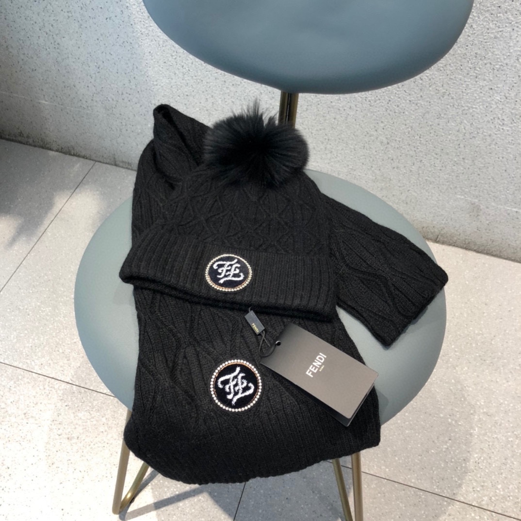 Fendi Beanie & Scarf Set In Black - Soul Replicas